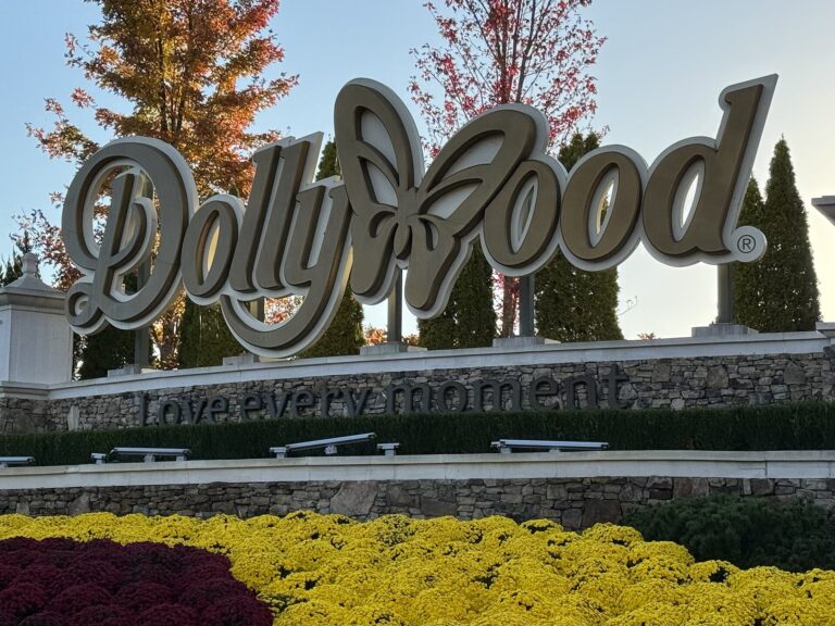 Last Week for Dollywood’s Harvest Festival: What to Know Before Smoky Mountain Christmas Opens November 6
